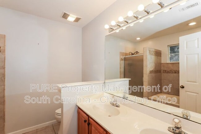 Building Photo - 208 Pipers Ln