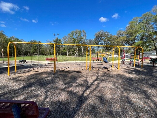 Building Photo - 5153 Peach Dr