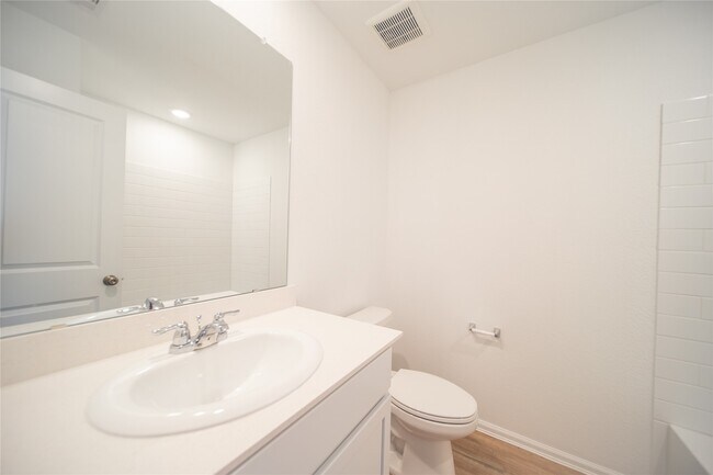 Building Photo - 9530 Brookside Point Dr