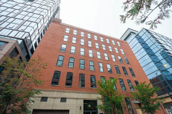 Primary Photo - 1101 W Lake St