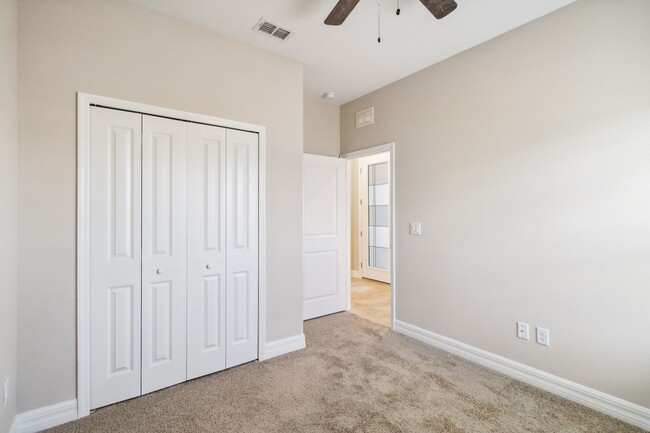 Building Photo - Beautiful New Energy Efficient 4/2 Close t...