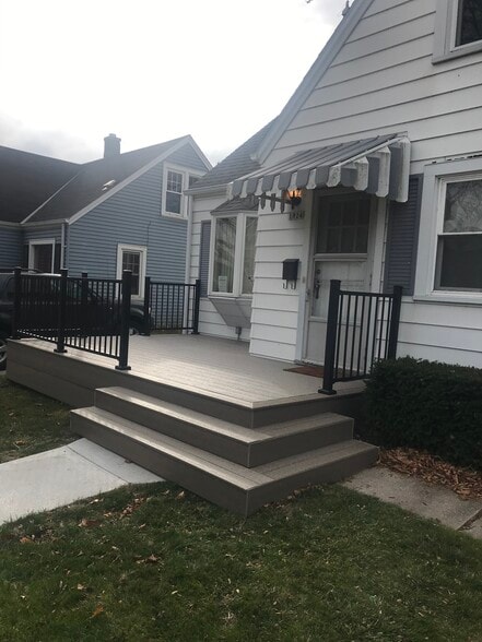 Side view - 1824 N 21st St