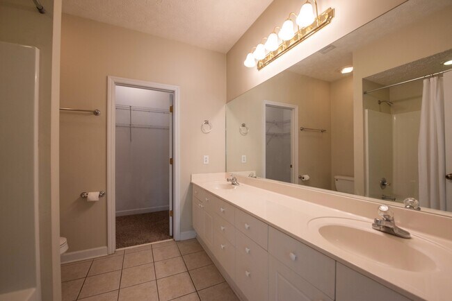 Building Photo - 1613 Over Cup Cir