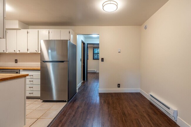 Interior Photo - 302 10th Ave. East