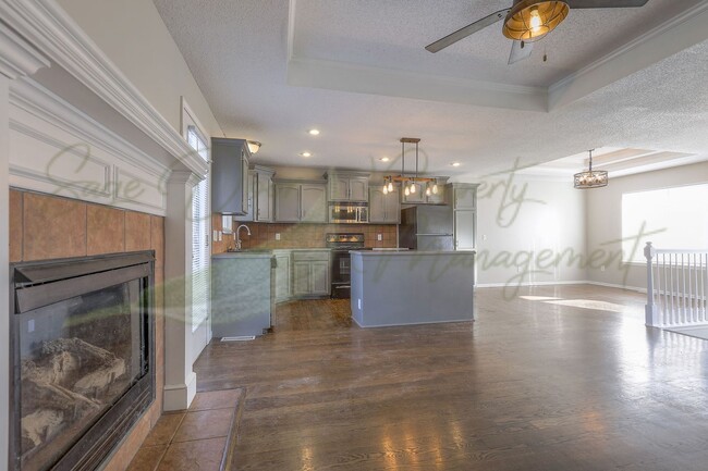 Building Photo - 706 NW Baytree Dr