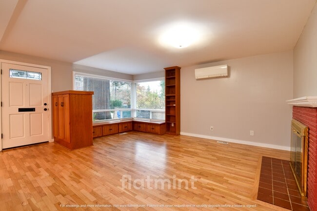 Building Photo - 8839 Densmore Ave N