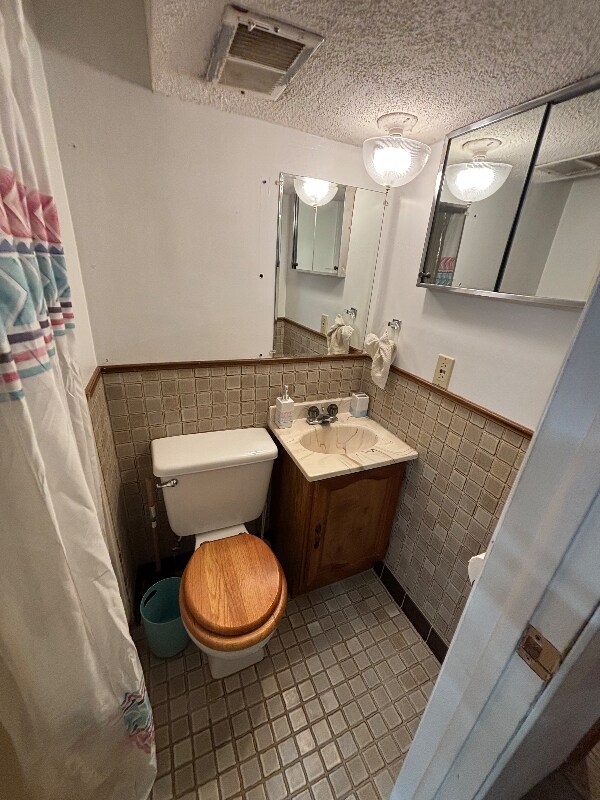 Building Photo - 2057 Emerald Ln