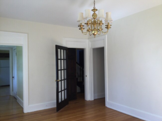 Building Photo - 117 W Wright St