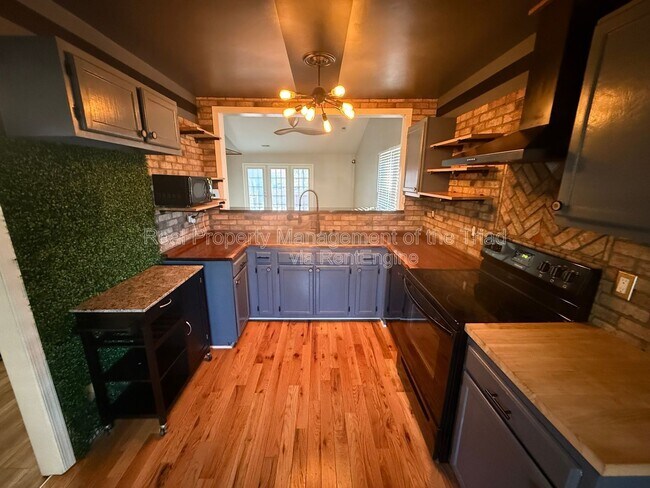 Building Photo - 1319 Glen Raven Ct