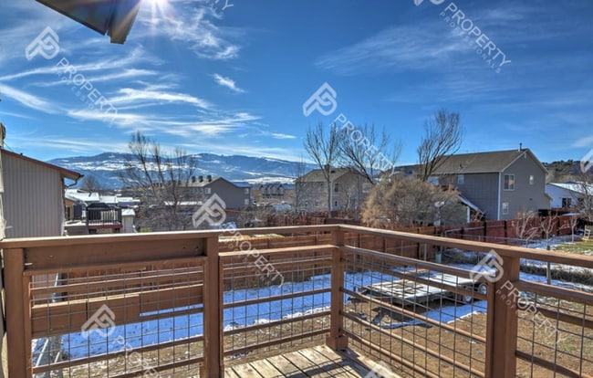 Building Photo - Single Family Home in Rifle for Rent