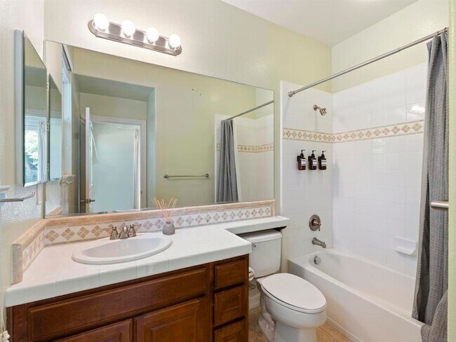 Building Photo - 5250 Coleridge Ct