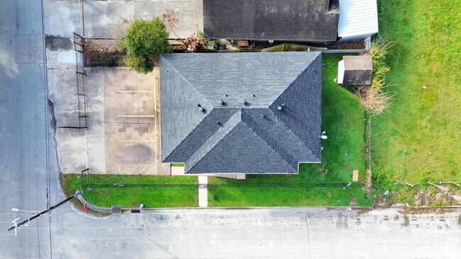 Building Photo - 1320 Griffin St