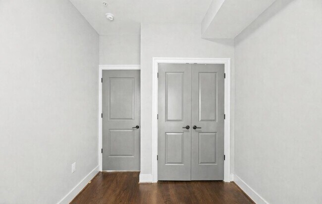 Building Photo - Modern Features Columbia Heights Neighborhood 2 Bedroom 2 Bath Condo with Balcony Pet Friendly