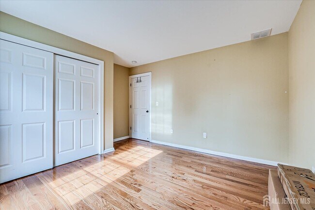 Building Photo - 169 Metuchen Ave