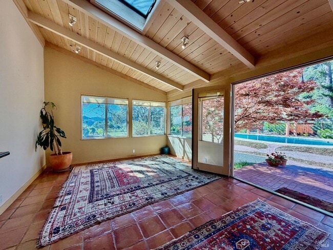 Building Photo - 321 Dutch Henry Canyon Rd