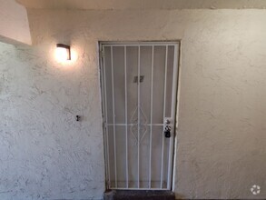 Building Photo - 2/1 First Floor Apartment