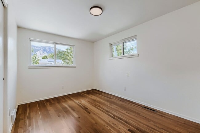 Building Photo - 1290 Judson Dr