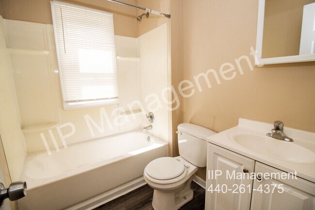 Building Photo - 3297 W 110th St