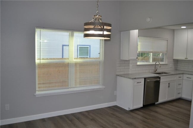 Building Photo - 5909 Jacob Glen