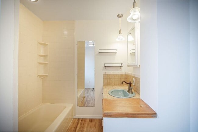 Building Photo - 52 Ludger Ave