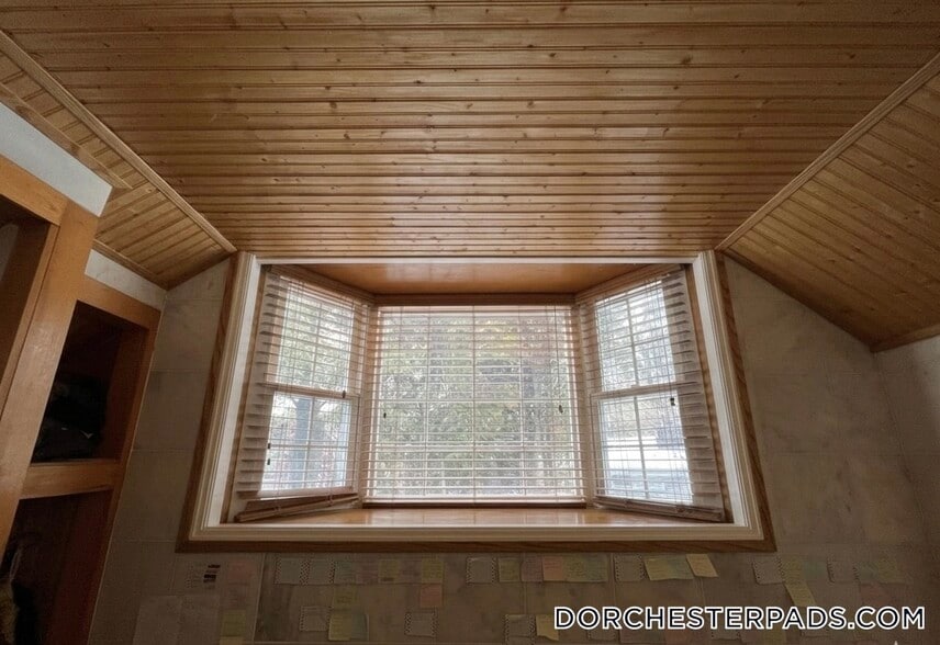 Building Photo - 235 Savin Hill Ave