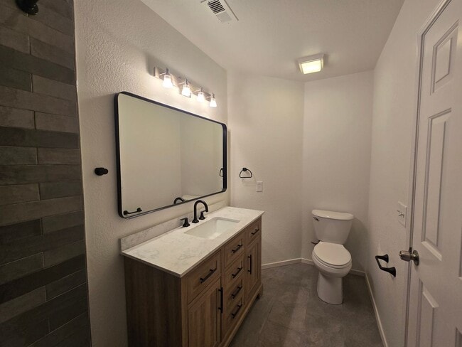 Building Photo - Charming Single Story Home in Mission Grove