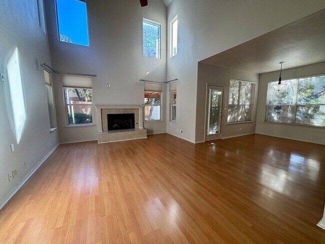 Building Photo - 4-Bed Home in Gated Community with Amenities