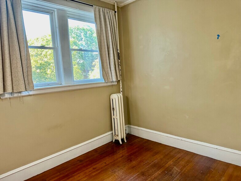 Building Photo - 330 St Paul St