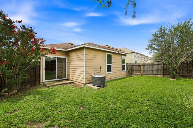 Building Photo - Updated Home with Office and Open Layout