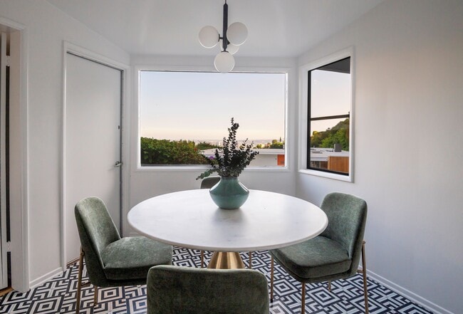 kitchen nook - 8811 Rising Glen Pl