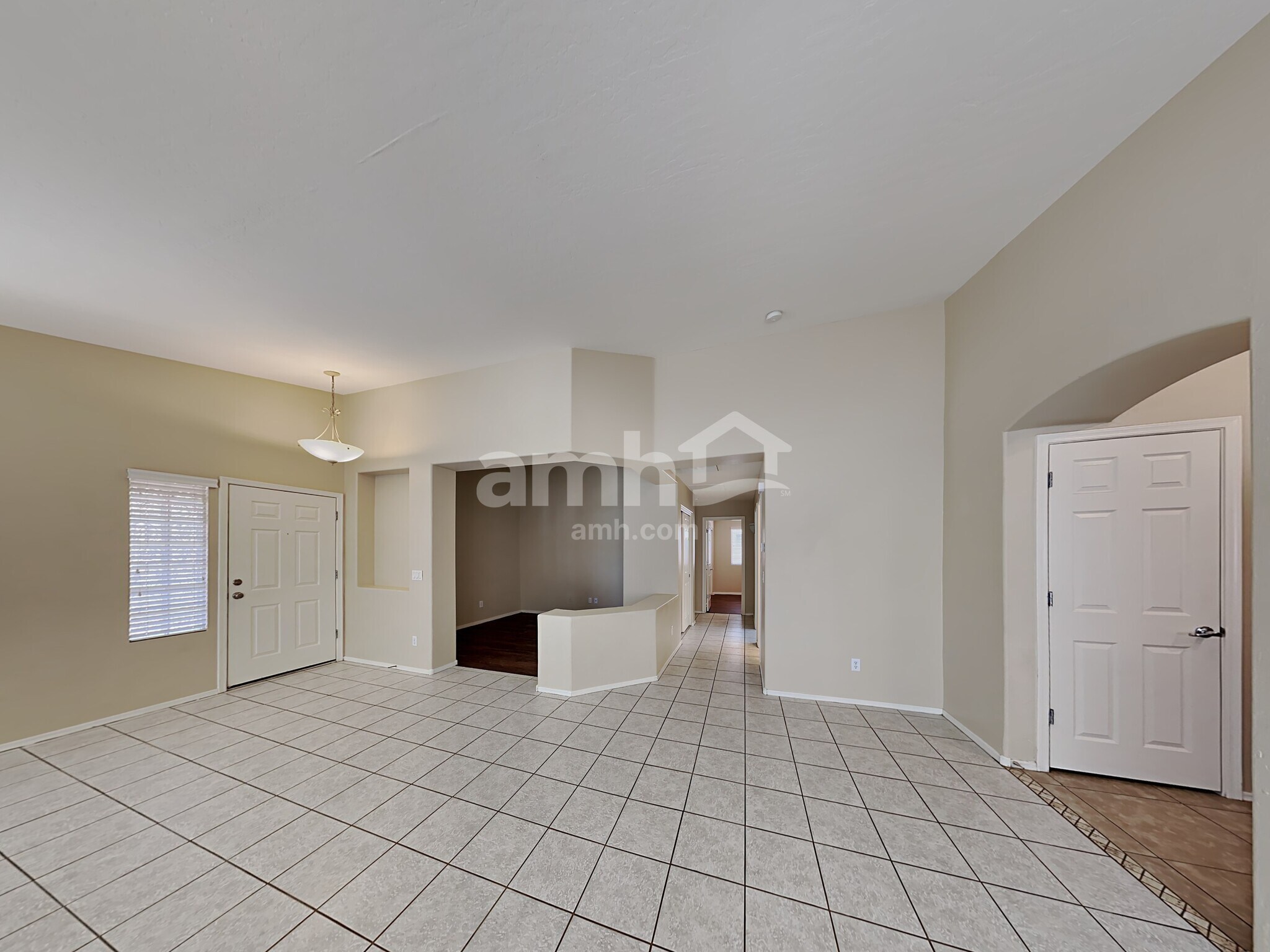 Building Photo - 15219 W Post Dr