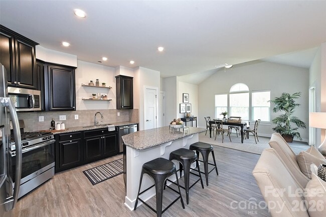 Building Photo - 12620 ES Draper Dr