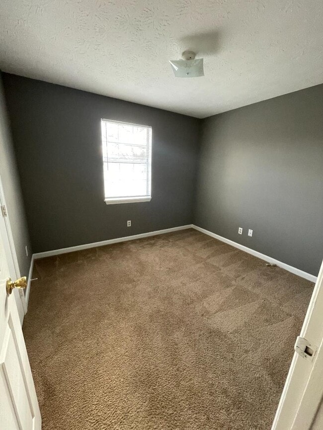 Building Photo - 416 Garden Park Dr