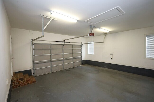 Building Photo - 3798 Bermuda Run Dr