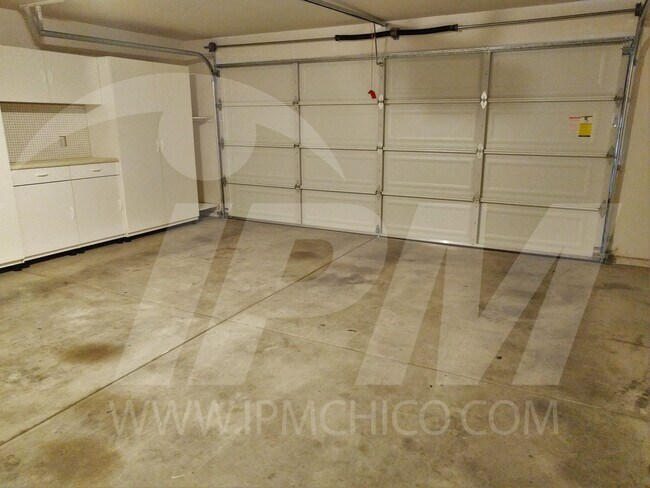 Building Photo - Cozy house