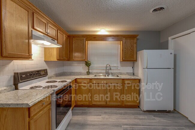 Building Photo - 2305 Dalebrook Ct