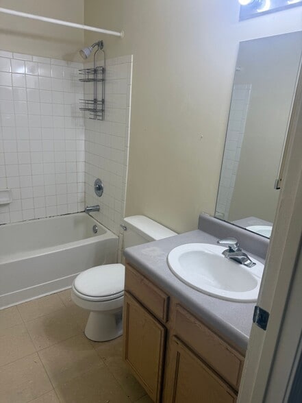 Building Photo - 535 Hope St