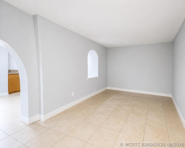 Building Photo - 1223 W 27th St