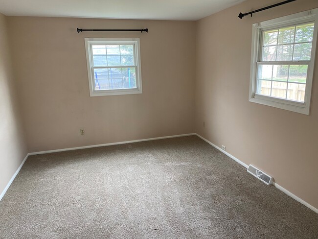 BEDROOM #2 - 2909 Sussex Ln