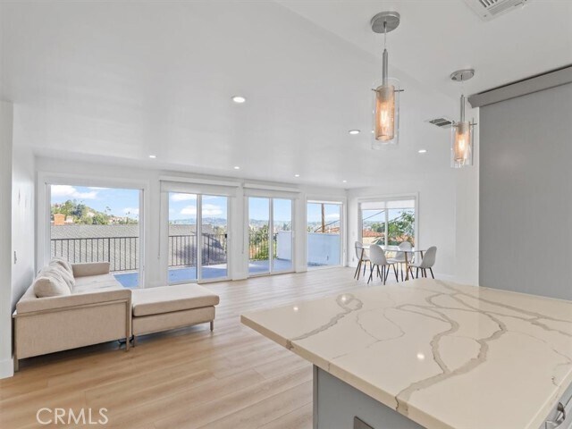 Building Photo - 4749 Bonvue Ave