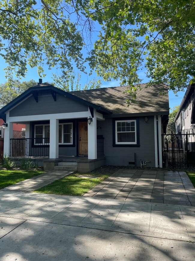 Building Photo - 3018 D St