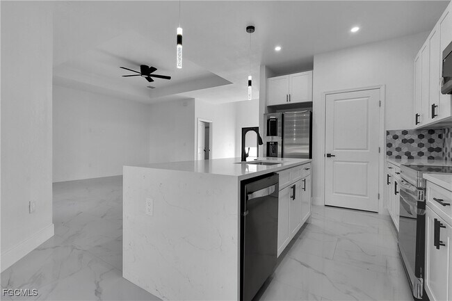 Building Photo - 2810 44th St SW