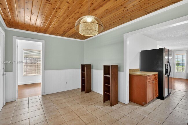 Building Photo - 2240 NE Rustic Way