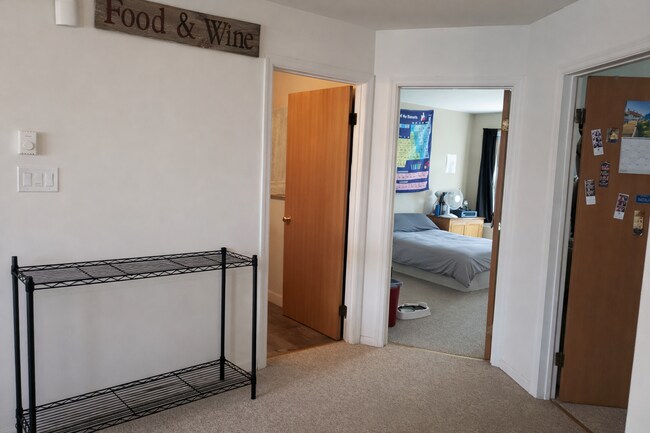 Building Photo - Charming 3 Bedroom, 2 Bath End Row Townhouse in Millersville - In-unit Laundry