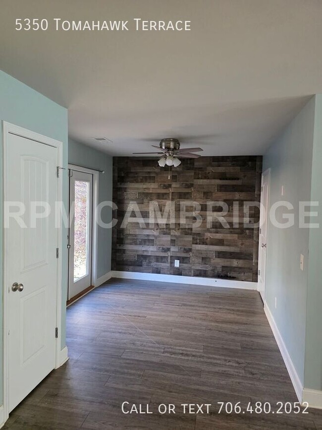 Building Photo - Charming 3 Bed 3Bath Single Family Home Wi...