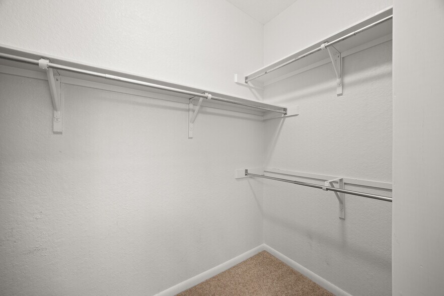 2nd walk-in closet - 8103 N New Braunfels Ave #5