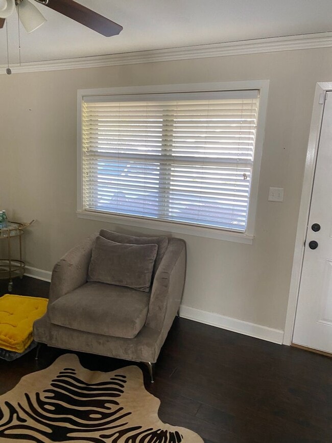 Building Photo - Contact Peggy 501 676 1758