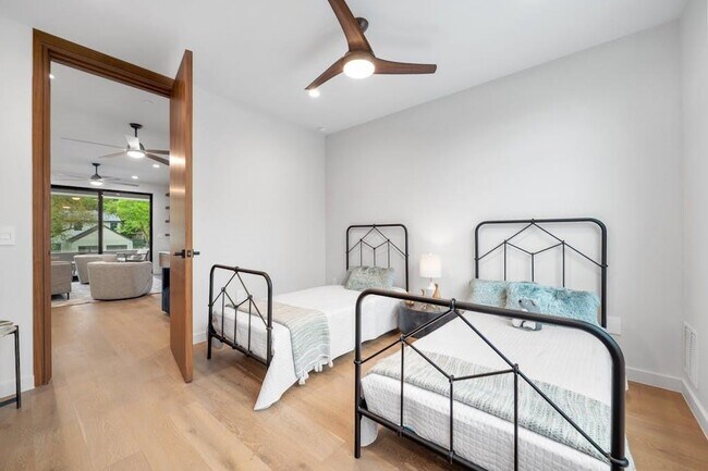 Building Photo - 3415 Rosefinch Trail