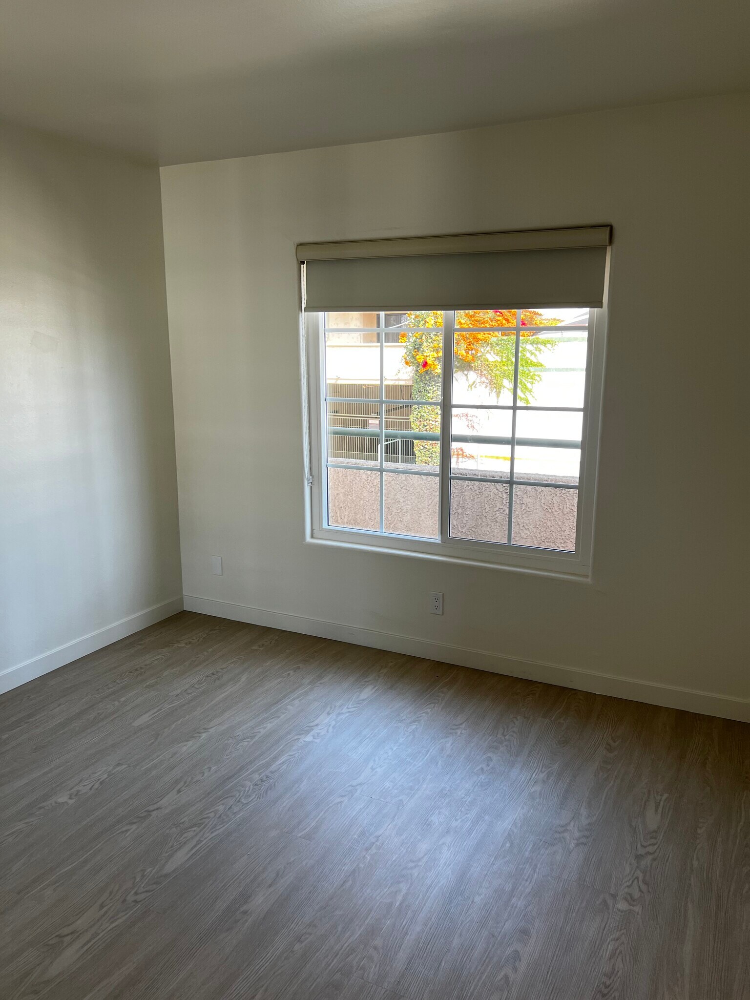 Building Photo - 3861 Vinton Ave