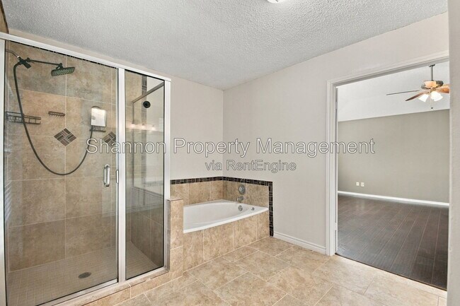 Building Photo - 21218 Park Willow Dr